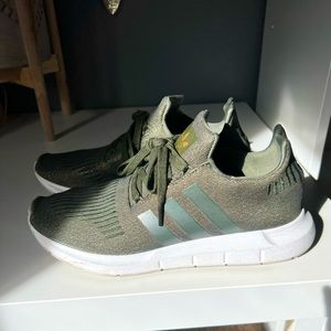 Adidas Swift Run shoes used